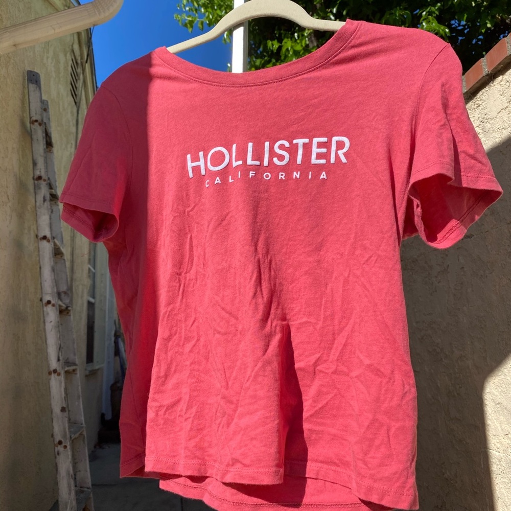 Hollister light pink T-shirt